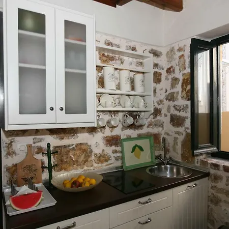 Semesterbostad Christina's Stone